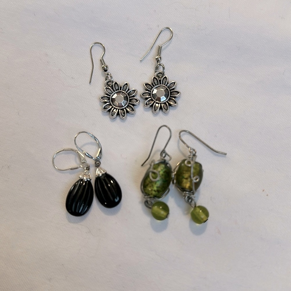 Three pairs of jewelry dangle earring bundle EUC